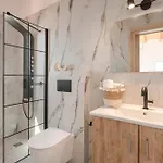 Annino In Village With Private Pool!