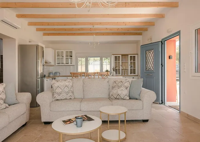 Annino In Village With Private Pool! Villa Karavádhos