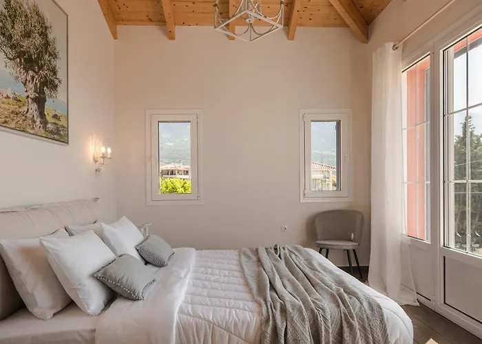 Annino In Village With Private Pool! Karavádhos