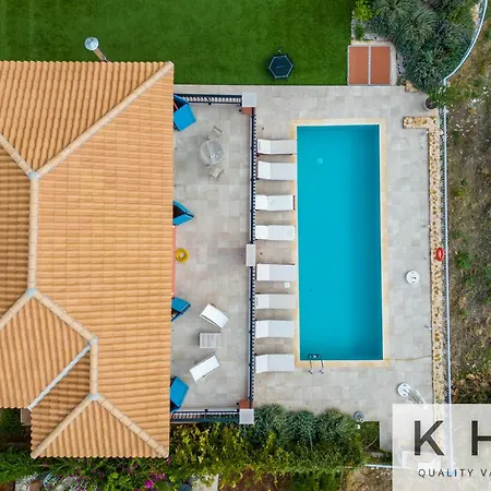 Annino In Village With Private Pool! *