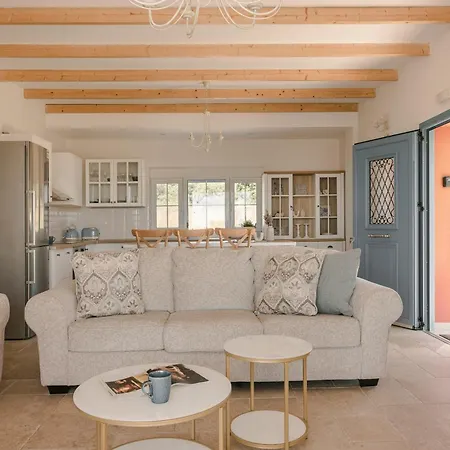 Annino In Village With Private Pool! Villa Karavádhos