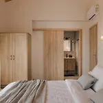 Villa Annino In Village With Private Pool! Karavádhos