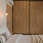 Villa Annino In Village With Private Pool! Karavádhos