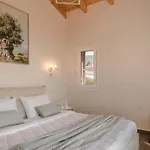 Annino In Village With Private Pool! * Karavádhos