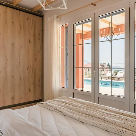 Annino In Village With Private Pool! Βίλα Καραβάδος