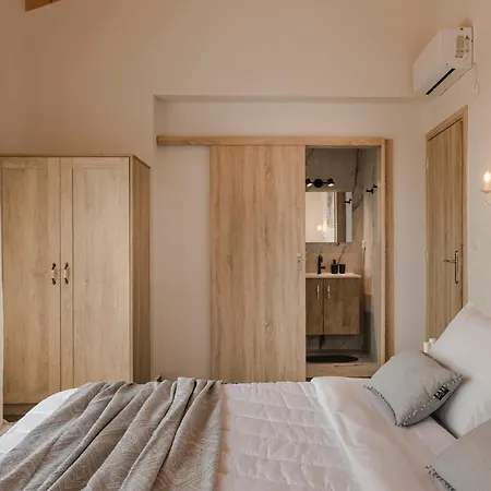 Villa Annino In Village With Private Pool! Karavádhos