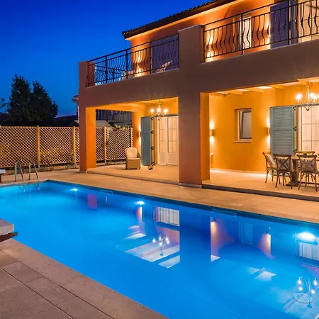 Annino In Village With Private Pool! *