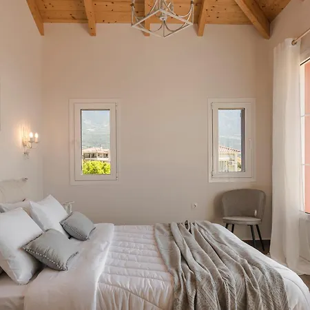 Annino In Village With Private Pool! Karavádhos